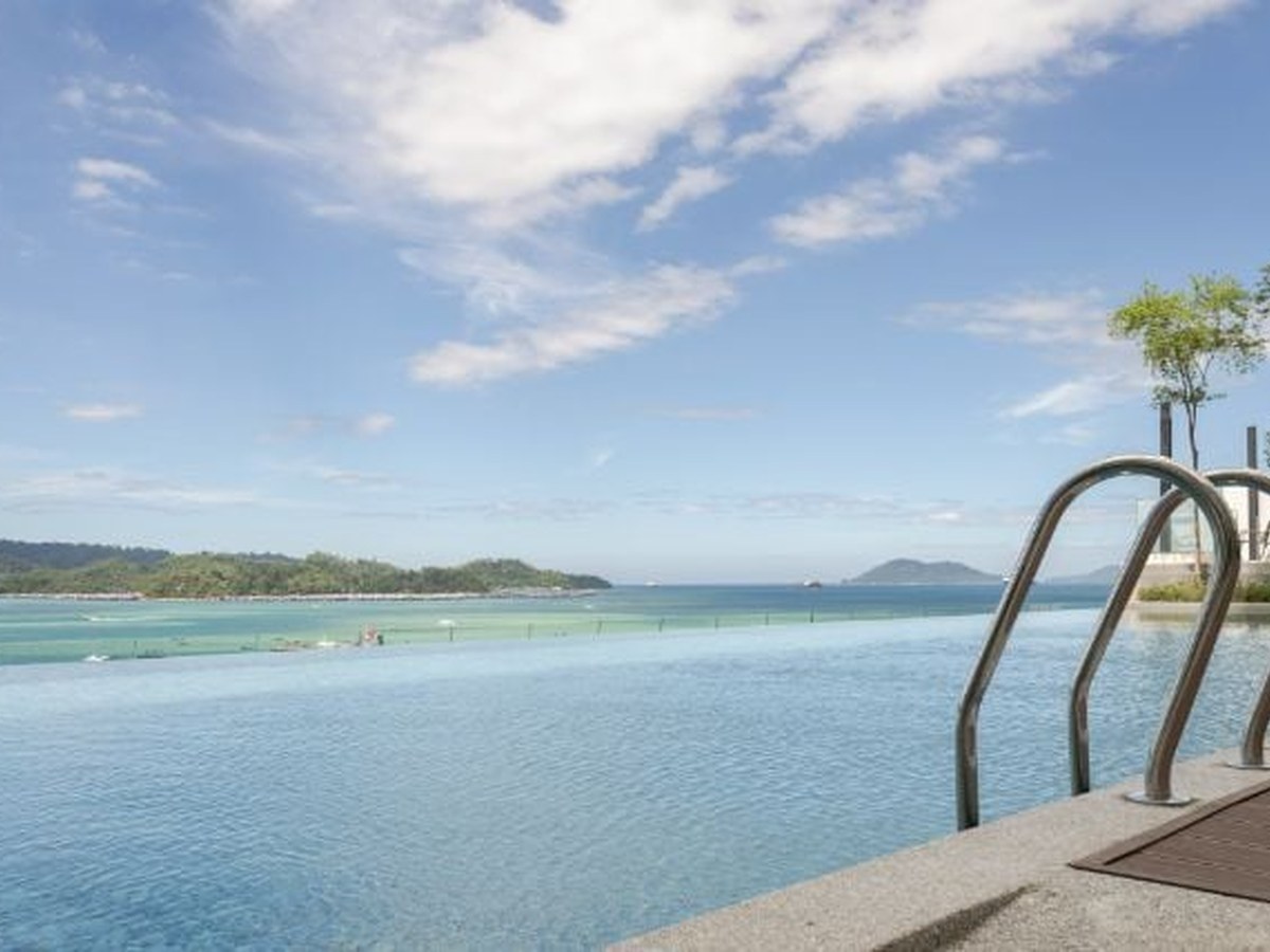 The pool at Citadines Waterfront Kota Kinabalu