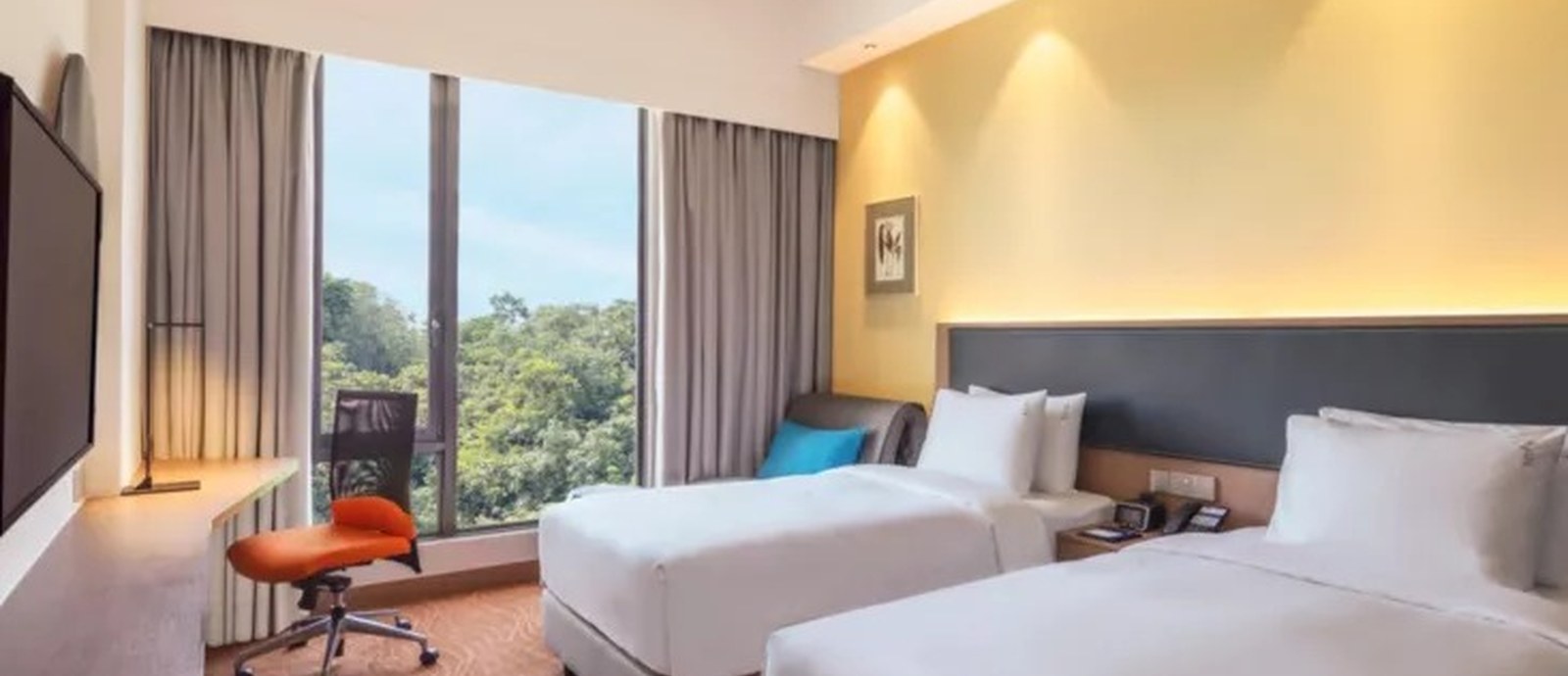 Holiday Inn Express Kota Kinabalu City Centre in City centre, Kota Kinabalu